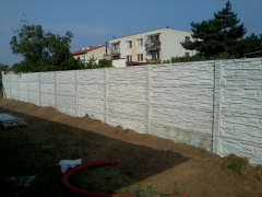 Ukotvení betonového plotu