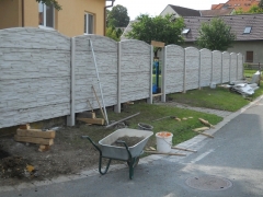 Ukázka postupu stavby betonového plotu
